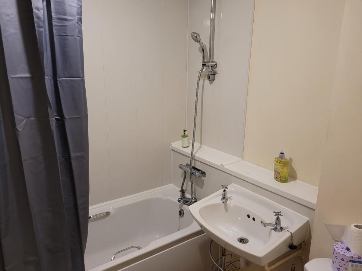 Marvellous Meridian Maisonette Ifield Dış mekan fotoğraf